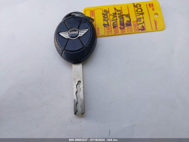 2006 MINI COOPER S WMWRE33556TL19805 Photo 10