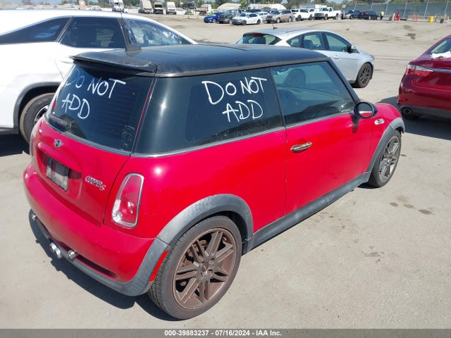 2006 MINI COOPER S WMWRE33556TL19805 Photo 3