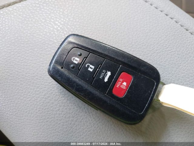 4T1B11HK1JU002184 Toyota CAMRY XLE