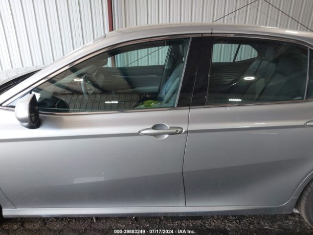 4T1B11HK1JU002184 Toyota CAMRY XLE