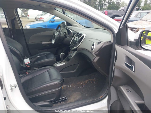 Chevrolet Sonic Premier Auto 2018 1G1JF5SB1J4105504 Image 5