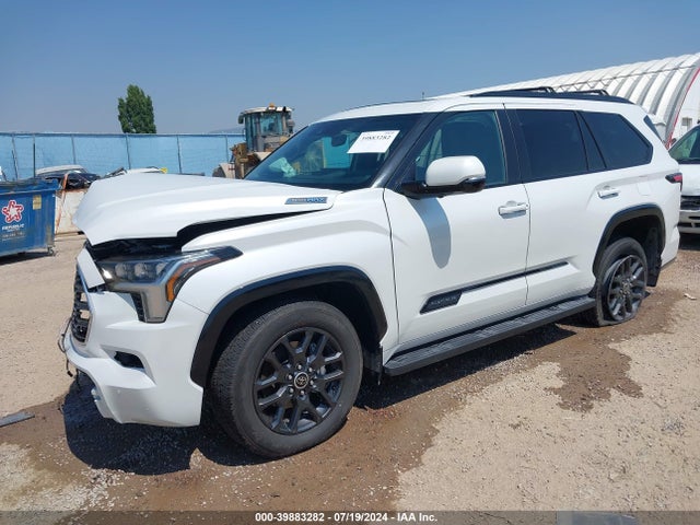 Toyota Sequoia Platinum 2023 7SVAAABAXPX014850 Image 2