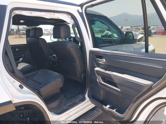 Toyota Sequoia Platinum 2023 7SVAAABAXPX014850 Image 8