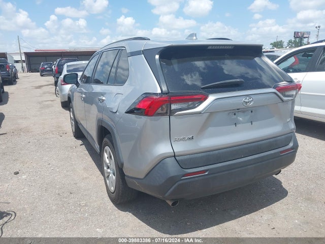 Toyota RAV4 LE 2019 2T3H1RFV8KW052434 Image 3