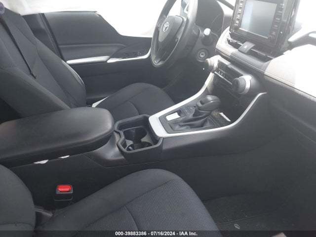 Toyota RAV4 LE 2019 2T3H1RFV8KW052434 Image 5
