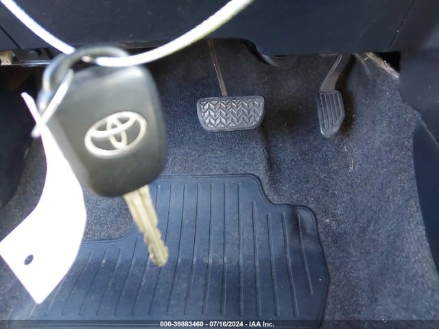 Toyota Prius C Two 2015 JTDKDTB36F1582775 Image 11