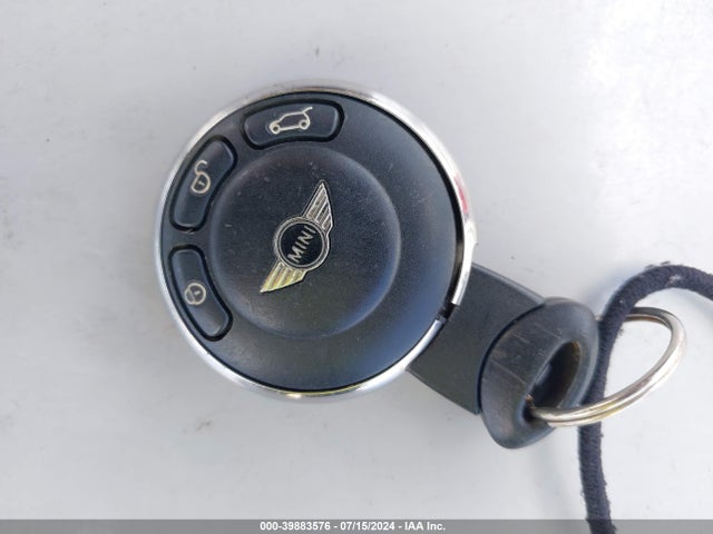 2007 MINI COOPER S WMWMF73537TV31294 Photo 10