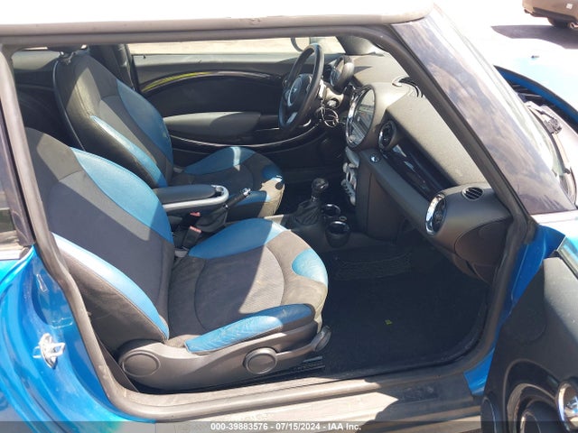 2007 MINI COOPER S WMWMF73537TV31294 Photo 4