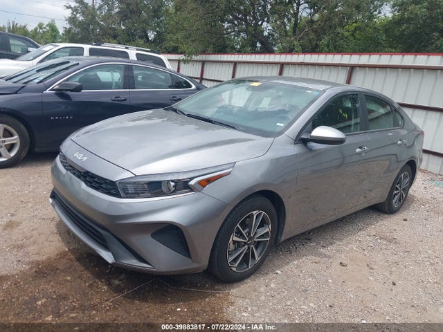 KIA Forte Lxs 2023 3KPF24AD8PE649513 Image 2
