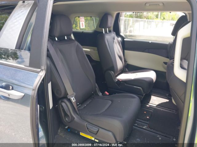 KNDNC5H30R6314878 KIA Carnival Mpv Ex