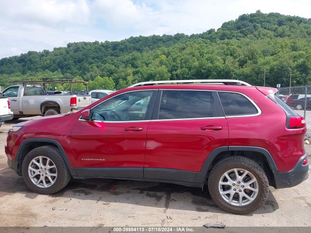 1C4PJMCB2HW556447 Jeep Cherokee Latitude 4x4