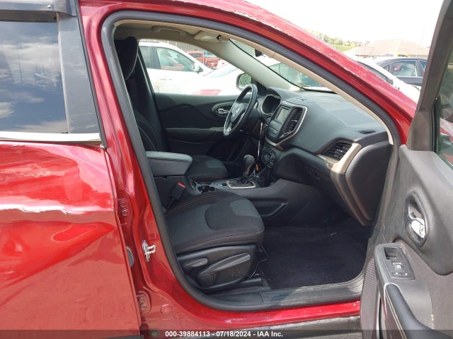 1C4PJMCB2HW556447 Jeep Cherokee Latitude 4x4