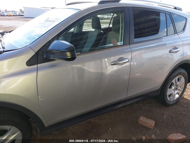 Toyota RAV4 LE 2015 JTMBFREV9FJ022792 Image 14
