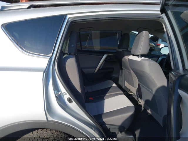 Toyota RAV4 LE 2015 JTMBFREV9FJ022792 Image 8