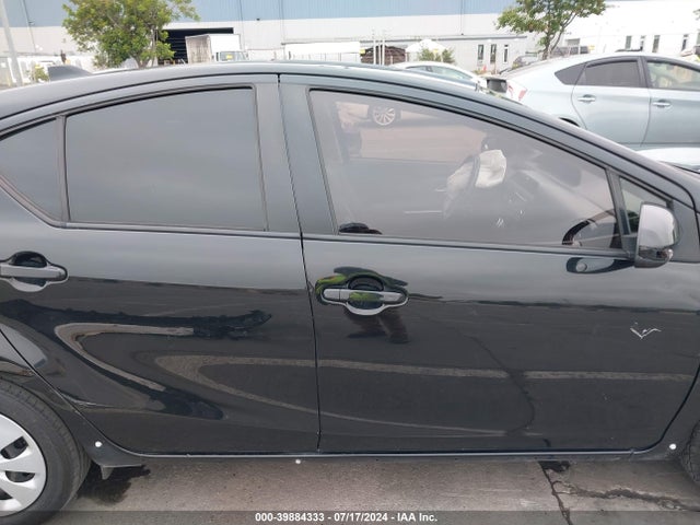 Toyota Prius C Four 2017 JTDKDTB33H1592232 Image 14