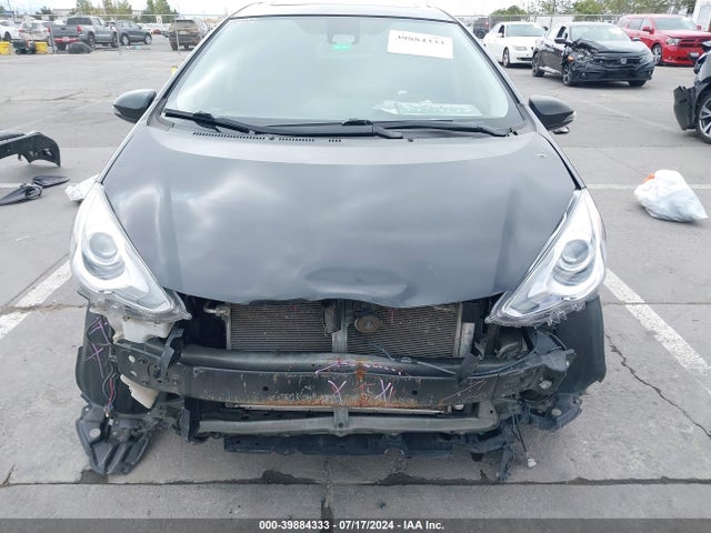 Toyota Prius C Four 2017 JTDKDTB33H1592232 Image 6