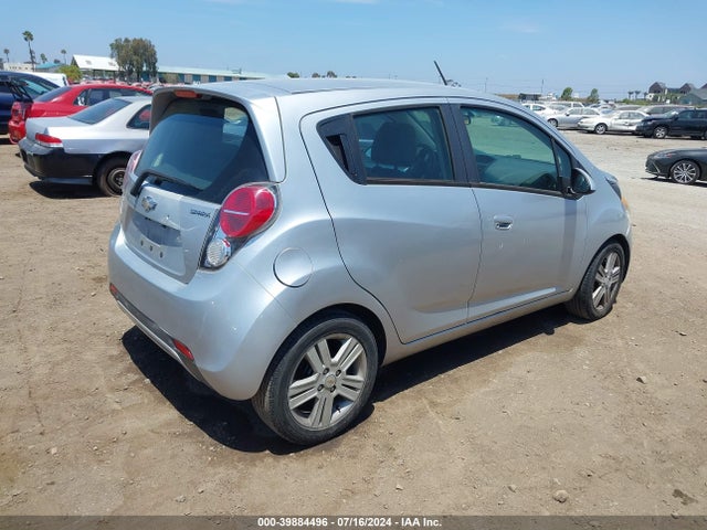 Chevrolet Spark 1lt Cvt 2015 KL8CD6S97FC718385 Image 4