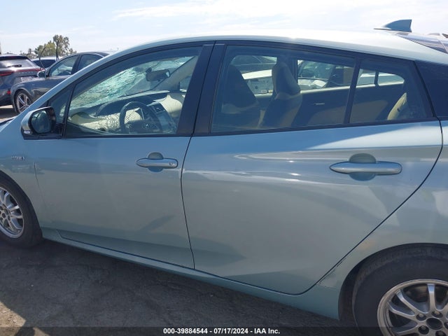 Toyota Prius Two 2016 JTDKBRFU4G3513052 Image 14