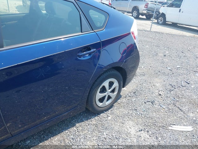 Toyota Prius Three 2014 JTDKN3DUXE1748085 Image 6