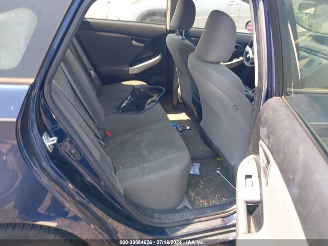 Toyota Prius Three 2014 JTDKN3DUXE1748085 Image 8
