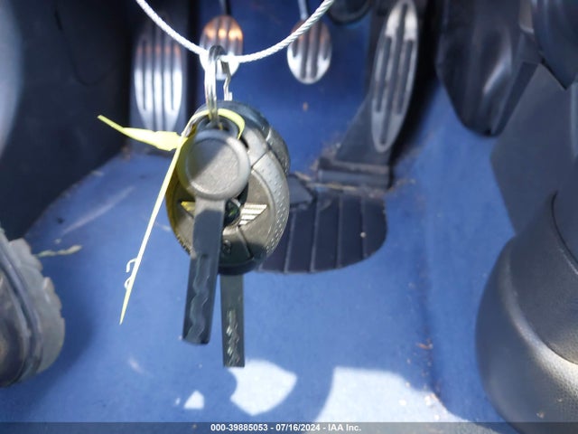 2006 MINI COOPER S WMWRE33526TL24346 Photo 10