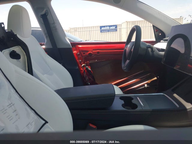 7SAYGDEF1RA276835 Tesla Model Y Performance Dual Motor All-wheel Drive