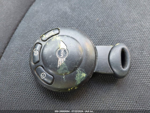 2010 MINI COOPER CLUBMAN WMWML3C53ATX37837 Photo 10