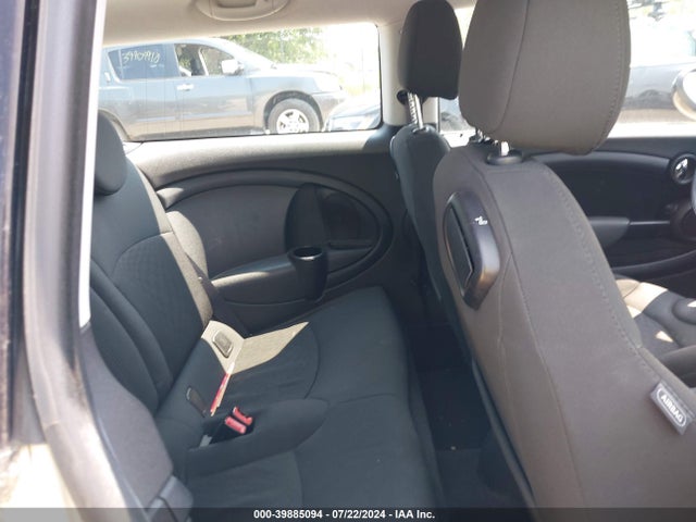 2010 MINI COOPER CLUBMAN WMWML3C53ATX37837 Photo 7