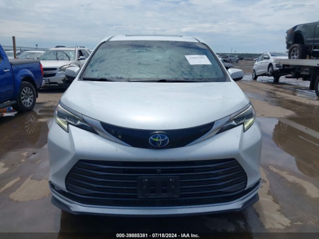 5TDERKEC1NS119710 Toyota Sienna Platinum