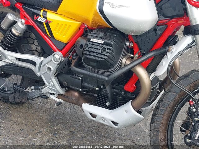 2022 MOTO GUZZI V85 TT ZGUKYUA04NM000877 Photo 7