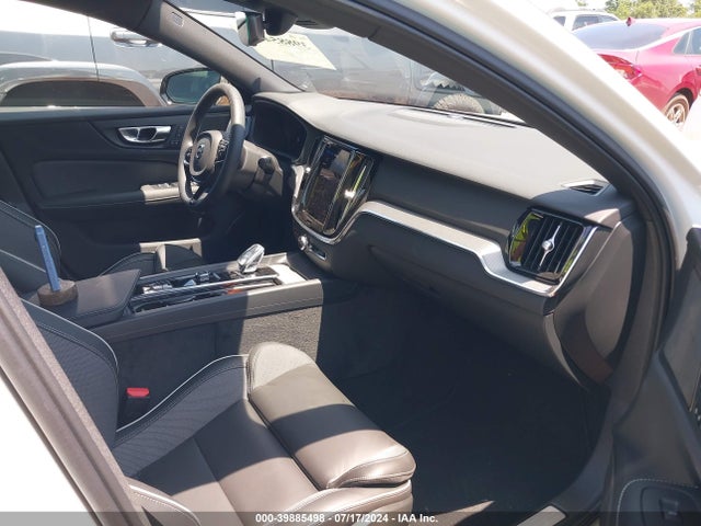 Volvo S60 B5 Plus Black Edition 2024 7JRL12FH4RG299047 Image 5