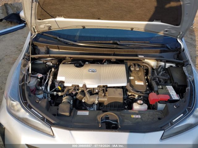 JTDKAMFU1N3155704 Toyota Prius Le