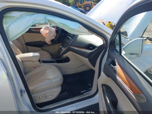5LMCJ2C90HUL02112 Lincoln MKC SELECT