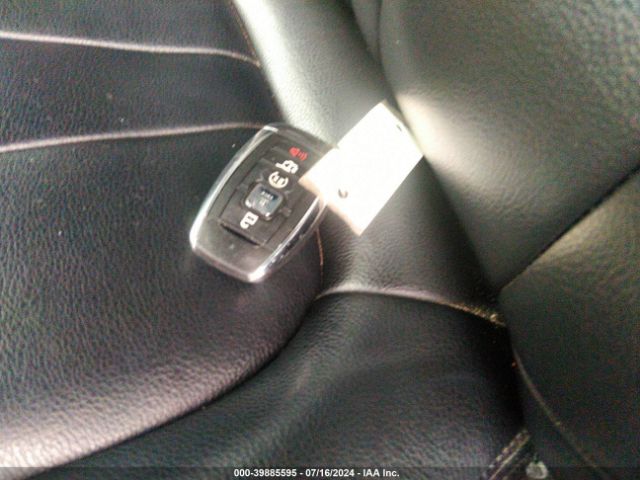 5LMCJ1C93KUL38457 Lincoln Mkc Standard