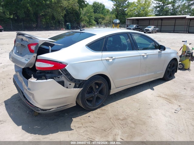 3FA6P0HD2GR186041 Ford FUSION SE
