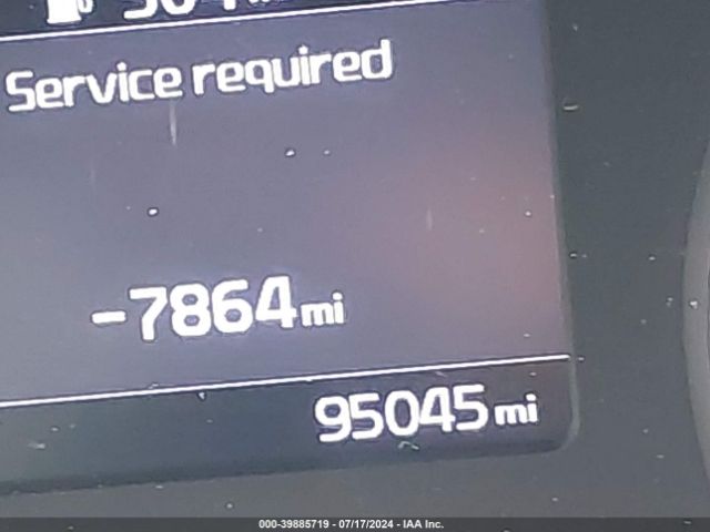 KNDEUCAA8M7188752 KIA SELTOS S