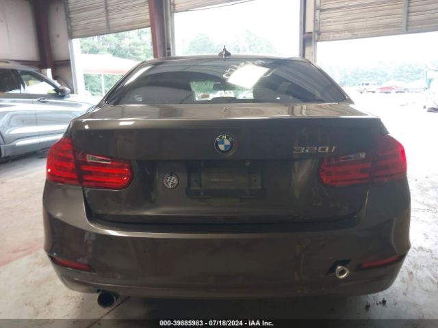 WBA3B1G55FNT03850 BMW 320i