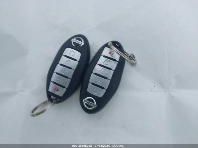 KNMAT2MV8JP607124 Nissan ROGUE SV
