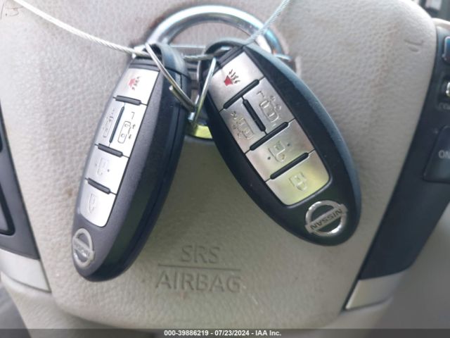 JN8AE2KP3E9102654 Nissan Quest Sv