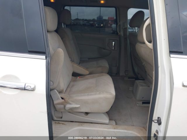 JN8AE2KP3E9102654 Nissan Quest Sv
