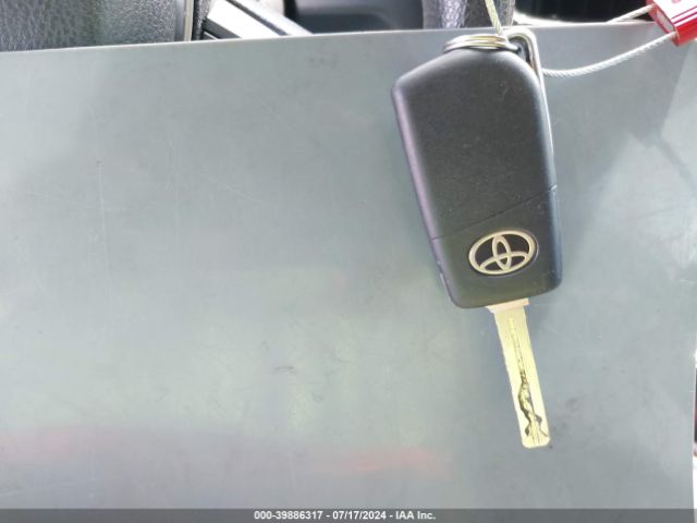 4T1C11AKXNU688892 Toyota CAMRY LE