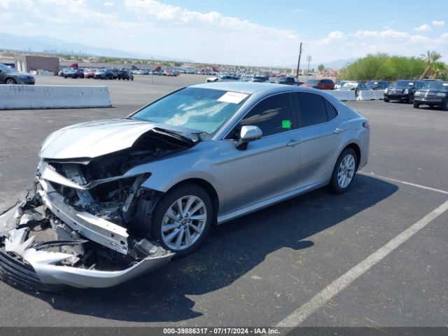 4T1C11AKXNU688892 Toyota CAMRY LE
