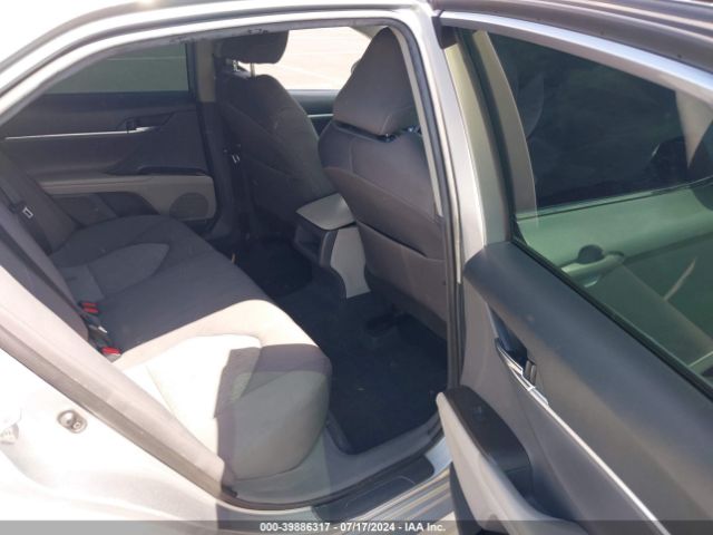 4T1C11AKXNU688892 Toyota CAMRY LE