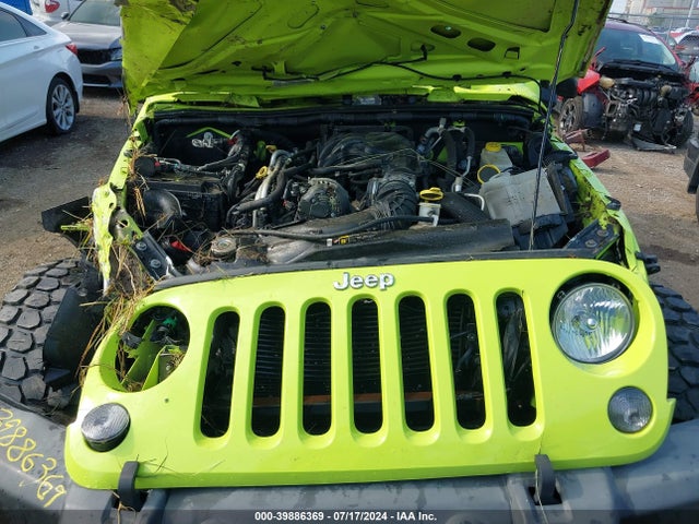 1C4BJWDG5HL509981 Jeep Wrangler Unlimited Sport 4x4