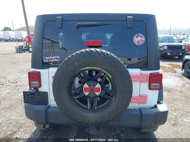 1C4BJWDG5GL134351 Jeep Wrangler Unlimited Sport