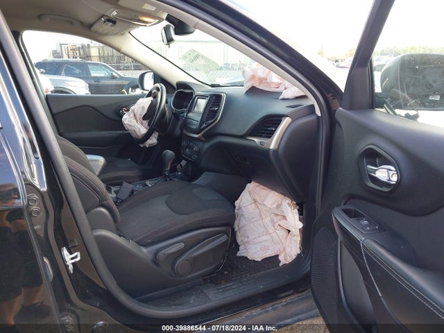 1C4PJMCS5HW530778 Jeep Cherokee Latitude 4x4