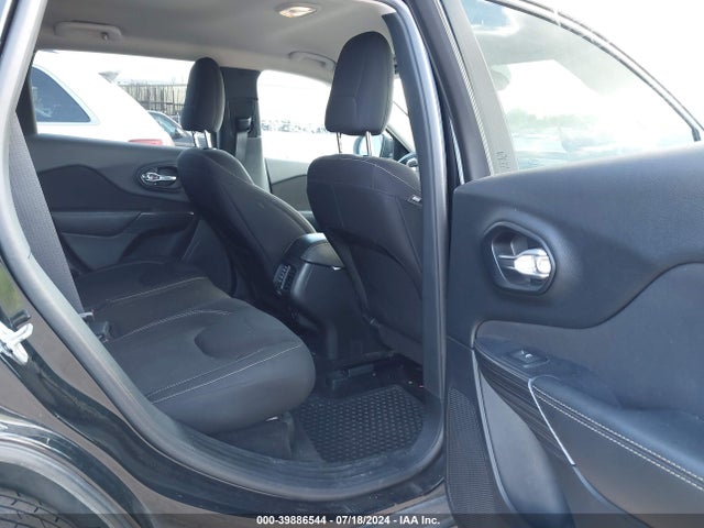 1C4PJMCS5HW530778 Jeep Cherokee Latitude 4x4