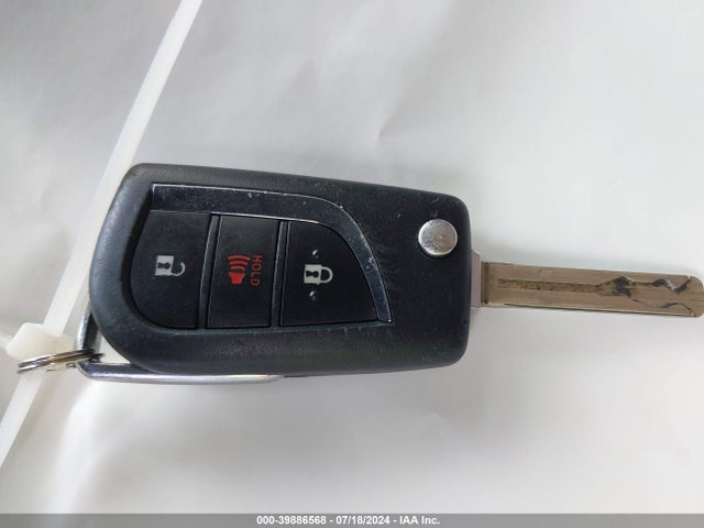 Toyota RAV4 LE 2020 JTMK1RFV6LD052730 Image 11