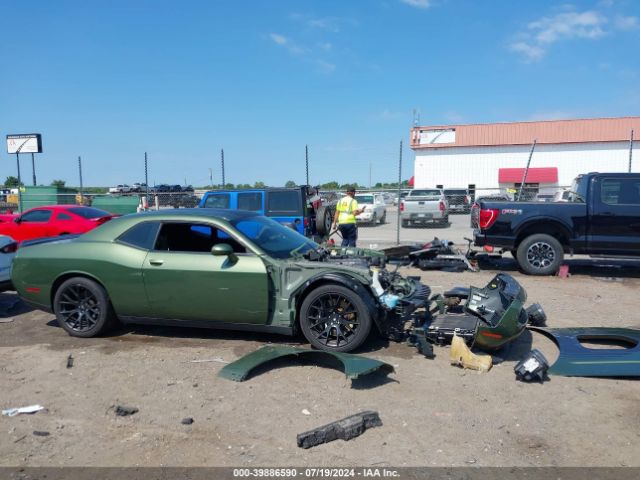 2C3CDZFJ6JH175327 Dodge Challenger 392 Hemi Scat Pack Shaker