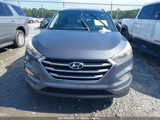 KM8J33A41JU692838 Hyundai TUCSON SEL